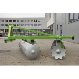 Борона дискова Bomet БДН 2,4м (2*11 на 3 стійки) на пальцях