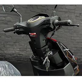 Моторолер Spark SP125S-15N (червоно-білий, червоний з чорним)