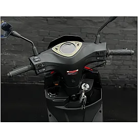 Моторолер Spark SP125S-15N (червоно-білий, червоний з чорним)